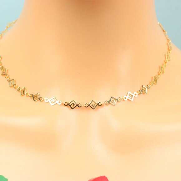 Delicate & Contemporary Necklace Chain, A Lovely Choice for Women, EVCH1783 - Picture 2 of 10